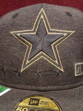 New Era Men's Gray and Gold Star Embroidered 59FIFTY Cap